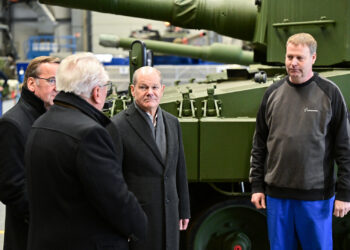 Bauernprotest vor Munitionsfabrik: Geht es um Waffen oder Diesel?