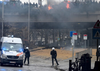 Bauernproteste in Brüssel eskalieren – Polnische Landwirte blockieren Grenze nach Deutschland