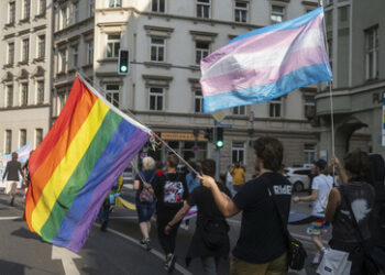 Bayern: 52-Jähriger darf als "Transfrau" Kinderpornografie-Besitz mit Identitätsfindung erklären