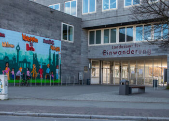 Berliner Senat träumt von 20.000 Einbürgerungen pro Jahr – 2024 bereits 5.000 eingeleitet