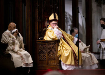 New Yorker St. Patrick's Cathedral: Transsexuelle feiern Trauermesse für "Mutter aller Huren"