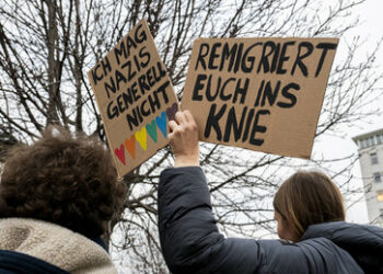 Rostock knickt ein: "Remigrations-Sachbearbeiter" wird nach sieben Jahren umbenannt