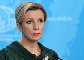 Sacharowa zum Rückzug der Ukraine aus Awdejewka: Kiew nicht um Soldaten, nur um Geld besorgt