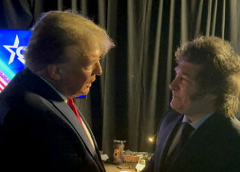 Trump deutet bei Treffen mit Milei seinen MAGA-Wahlspruch um: "Machen Sie Argentinien wieder groß!"