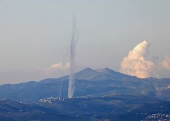 Vergeltungsschlag: Hisbollah feuert mehrere Raketen auf einen israelischen Militärstützpunkt ab