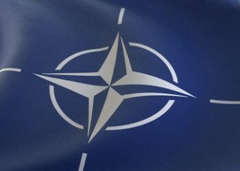 Wie die NATO den Westen mit antirussischer Agitation einer Gehirnwäsche unterzieht