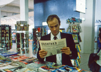 Zeitschrift Compact: Buchhandlungen nehmen kritisiertes  Magazin aus dem Sortiment