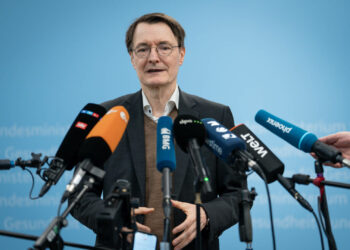 "Schädliche Verbotspolitik beendet": Bundestag billigt Legalisierung von Cannabis