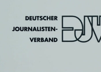 "Wie auf Zigarettenschachteln" – DJV fordert "AfD-Berichterstattung neu justieren" und Warnhinweise