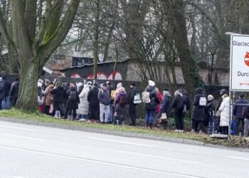 Acht Euro für ein Päckchen Essensreste: Inflation treibt Deutschlands Tafel-Preise in die Höhe