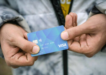 Bezahlkarte für Asylbewerber: Ein Meilenstein auf dem Weg in den Überwachungsstaat