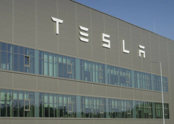 Brandanschlag nahe Tesla-Fabrik in Brandenburg – Musk kritisiert "Öko-Terroristen"