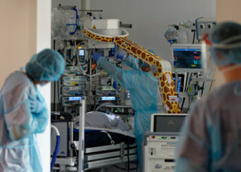 Frau verbarrikadiert sich - Großeinsatz von Polizei und Feuerwehr in Aachener Klinik