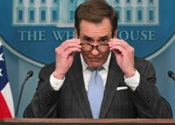 Kirby bezeichnet russische Beamte wegen Terrorvorwürfen gegen Kiew als "Mistverkäufer"