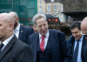 Maaßen verklagt seine ehemalige Behörde