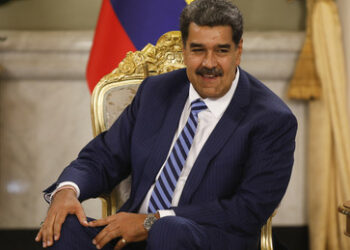 Maduro zum Friedensappell des Papstes: Selenskij ist genauso ein "Clown" wie der Verlierer Guaido