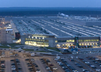 Nach Brandanschlag: Teslawerk Grünheide ohne Strom