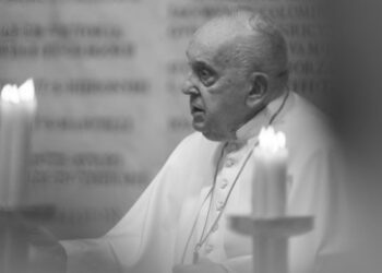 Nach den Worten des Papstes: Die Kapitulation des Friedens vor dem Krieg