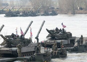 Polnischer General: "300.000 NATO-Soldaten in hoher Bereitschaft, zu uns zu kommen"