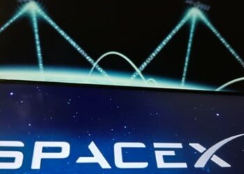 SpaceX baut Netz aus Hunderten Spionagesatelliten für US-Geheimdienst