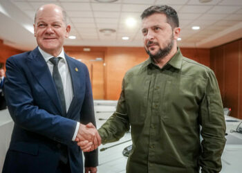 US-Finanzanalyst Armstrong: Westen braucht den Krieg zum Vertuschen seiner Misswirtschaft