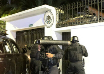 Ecuadors Polizei stürmt Mexikos Botschaft in Quito – Abbruch der diplomatischen Beziehungen