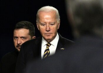 Kredite statt weiterer Hilfen? Selenskij wirft den USA Geiz, Großmäuligkeit und Unreife vor