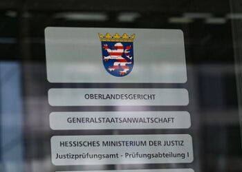 Angebliche Verschwörung zum Staatsumsturz: Prozess gegen Prinz Reuß beginnt in Frankfurt