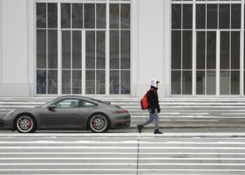 Bericht: EU will Exporte von Luxusautos über Weißrussland nach Russland stoppen