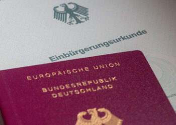 Bundesamt: Größte Zahl an Einbürgerungen seit Jahrtausendwende – Über ein Drittel Syrer