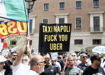 Erst der Anfang der Enteignung: WEF-Agenda fordert nur noch ein Auto pro Familie