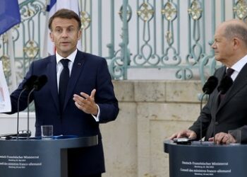 Macron will Einsatzgebiet westlicher Waffen im Ukraine-Krieg ausweiten – Scholz widerspricht nicht