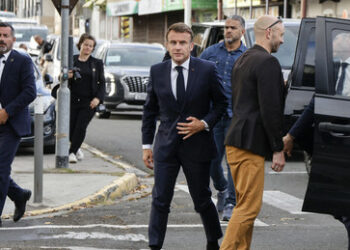 Neukaledonien: Nach tödlichen Unruhen reist Macron ins französische Überseegebiet