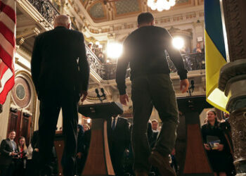 Oleg Zarjow: Selenskij muss auf Befehl bis zu den US-Wahlen durchhalten