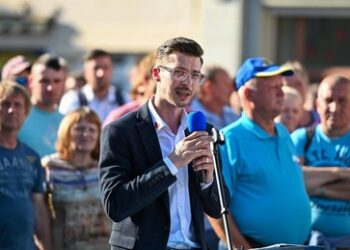 Sachsen: Mann schlägt AfD-Politiker in Supermarkt ins Gesicht