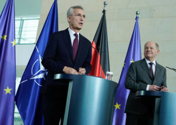 Stoltenberg stellt sich auf Seite von Scholz: Kein NATO-Luftabwehrschirm über Westukraine