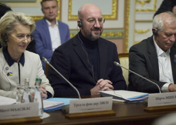 Trickreich für die Ukraine: Kriegsfinanzierung durch Friedensfonds