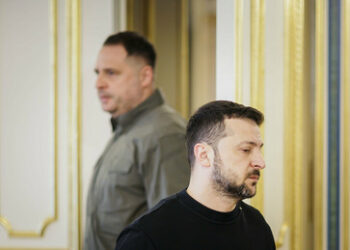 Wann entledigt sich der Westen des Wladimir Selenskij?