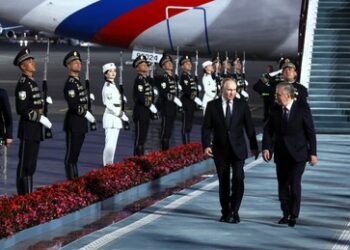 Wladimir Putin zu zweitägigem Besuch in Usbekistan eingetroffen
