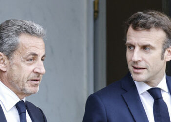 "Tanz am Rande eines Vulkans": Frankreichs Ex-Präsident Sarkozy befürchtet "katastrophalen Ausbruch"