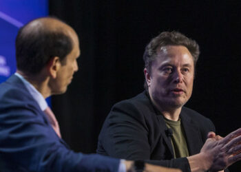 Elon Musk: Chips im Hirn werden zukünftig Handys ersetzen