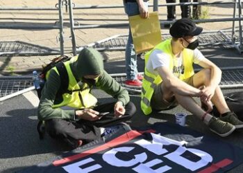 Essen: Journalisten müssen sich bei Antifa-Straßenkontrollen zur Person äußern