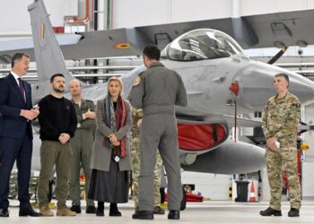 Flugplätze außerhalb der Ukraine werden zum Ziel – Duma-Abgeordneter warnt vor Einsatz von F-16