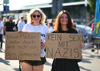 Gewalt bei Protesten gegen AfD-Parteitag: 28 Polizisten verletzt