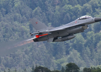 Russisches Unternehmen verspricht 15 Millionen Rubel Prämie für ersten Abschuss einer F-16