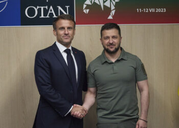 Selenskij spricht zwei Tage vor Europawahl in Paris – Macron instrumentalisiert die Ukraine