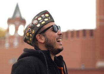 Touristen aus dem Nahen Osten kommen massenhaft nach Russland – um "die Hitze abzuwarten"