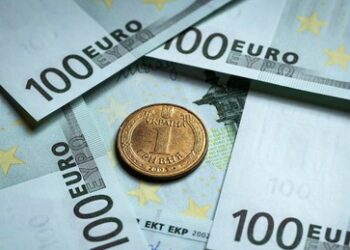 Um ein Drittel in nur vier Monaten: Gehälter ukrainischer Beamter steigen