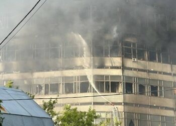 Verheerender Brand nahe Moskau: Eigentümerin des ausgebrannten Bürohauses verhaftet