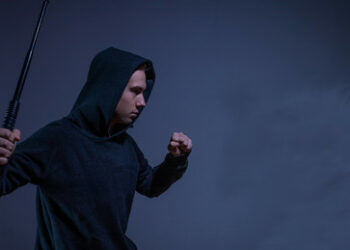 Wenn ein deutscher "nicht binärer" Schläger versehentlich in Ungarn landet